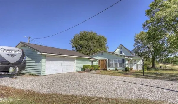 $254,000 | 3617 Southwest Center Road, Columbus, KS 66725