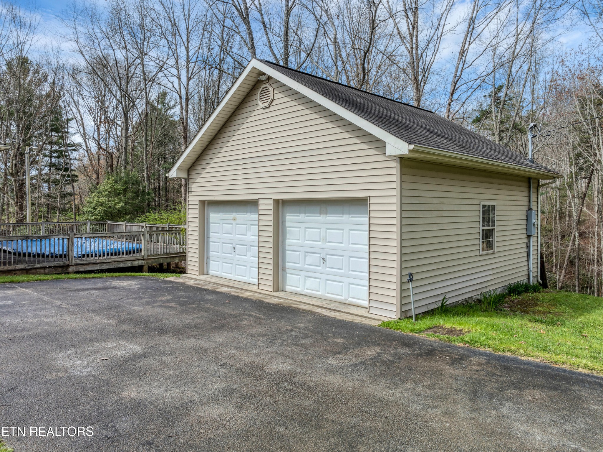 165 Colditz Oneida, TN 37841 - Photo 3 of 57 a view of backyard of house