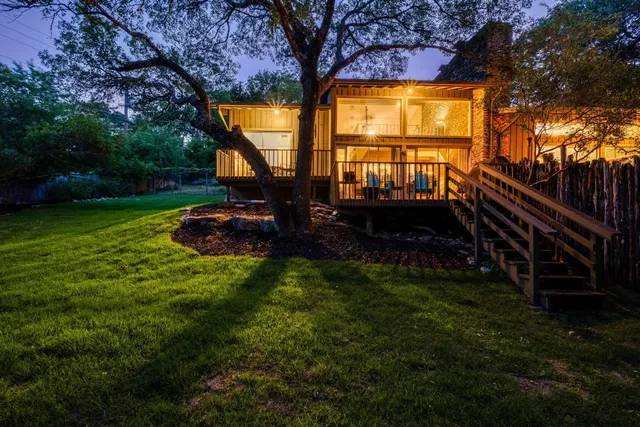 $895,000 | 907 The High Road, Austin, TX 78746