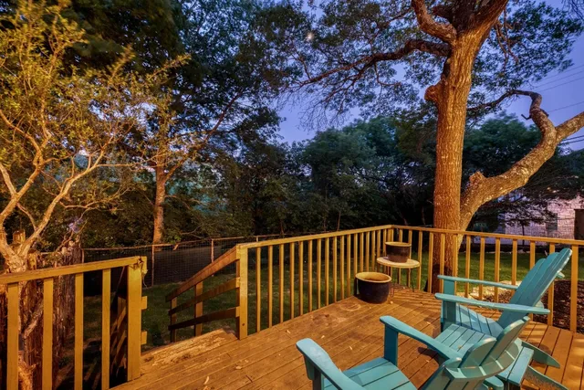 $895,000 | 907 The High Road, Austin, TX 78746