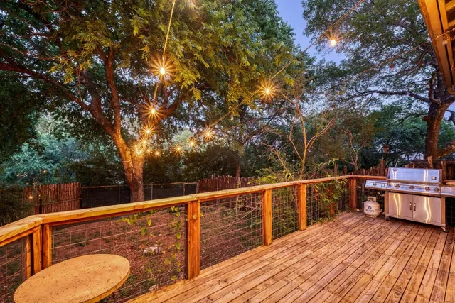 $895,000 | 907 The High Road, Austin, TX 78746