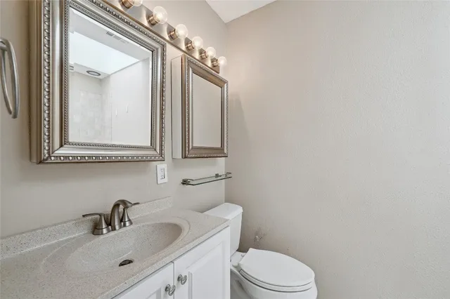 $895,000 | 907 The High Road, Austin, TX 78746