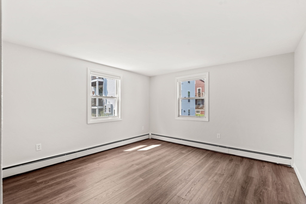 121 R Elm Street, Unit 2 Marblehead, MA 01945 - Photo 14 of 25