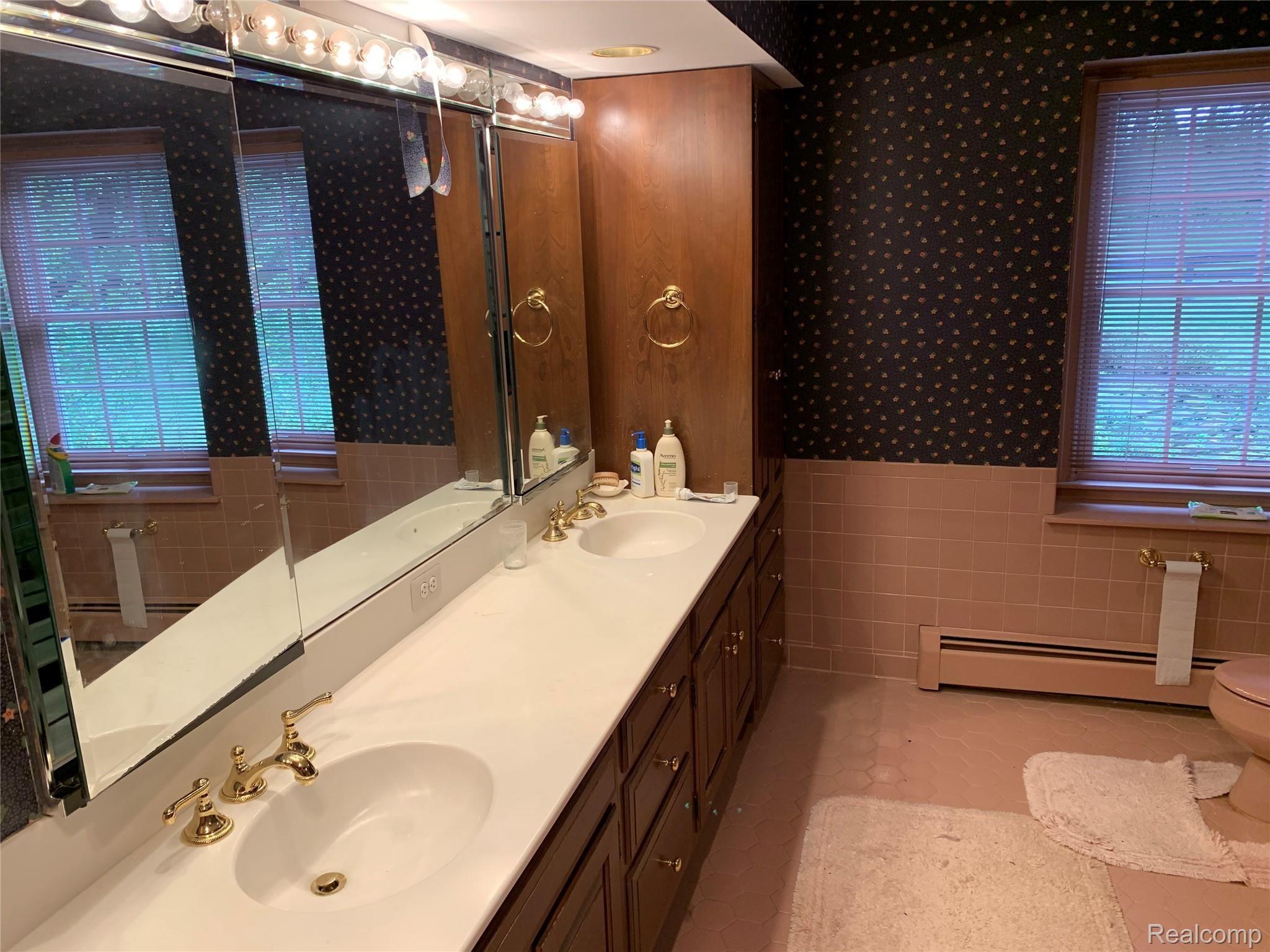 4322 Hough Road Dryden, MI 48428 - Photo 37 of 46 4322 Hough Master bath vanity.jpg