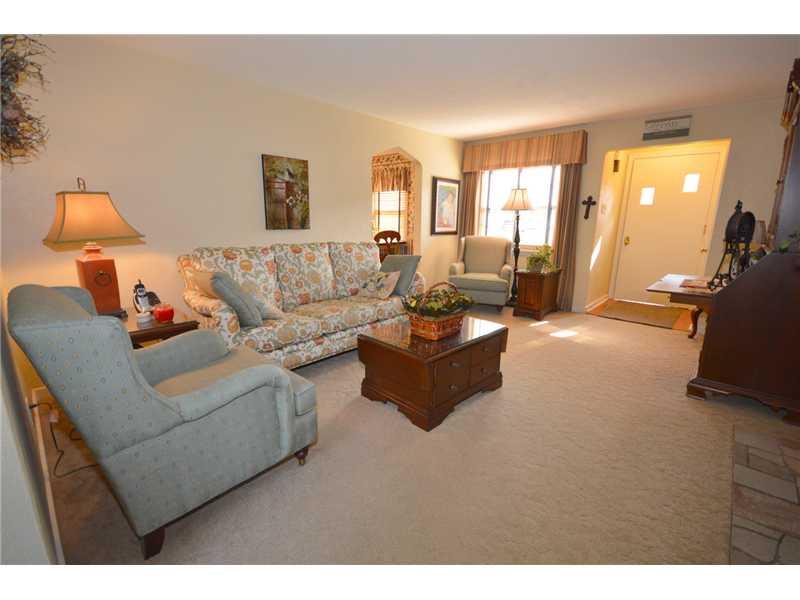 4887 East Willock Road Baldwin, PA 15227 - Photo 3 of 18 Living Room.