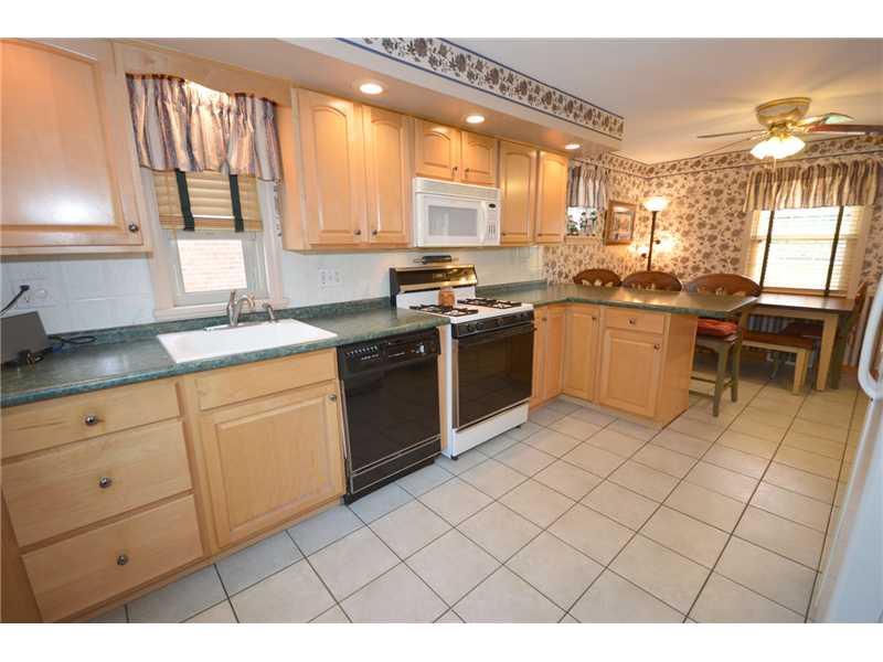 4887 East Willock Road Baldwin, PA 15227 - Photo 6 of 18 Kitchen.
