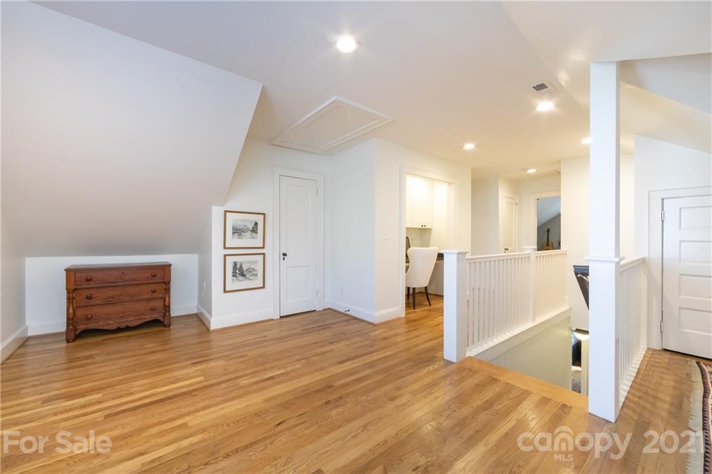 2901 Idlewood Circle Charlotte, NC 28209 - Photo 32 of 48 a view of a living room
