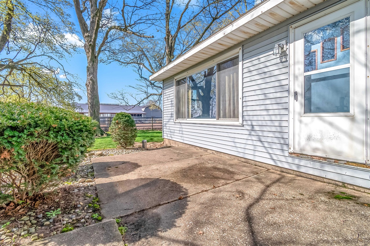650 Boone Road Quincy, MI 49082 - Photo 4 of 39