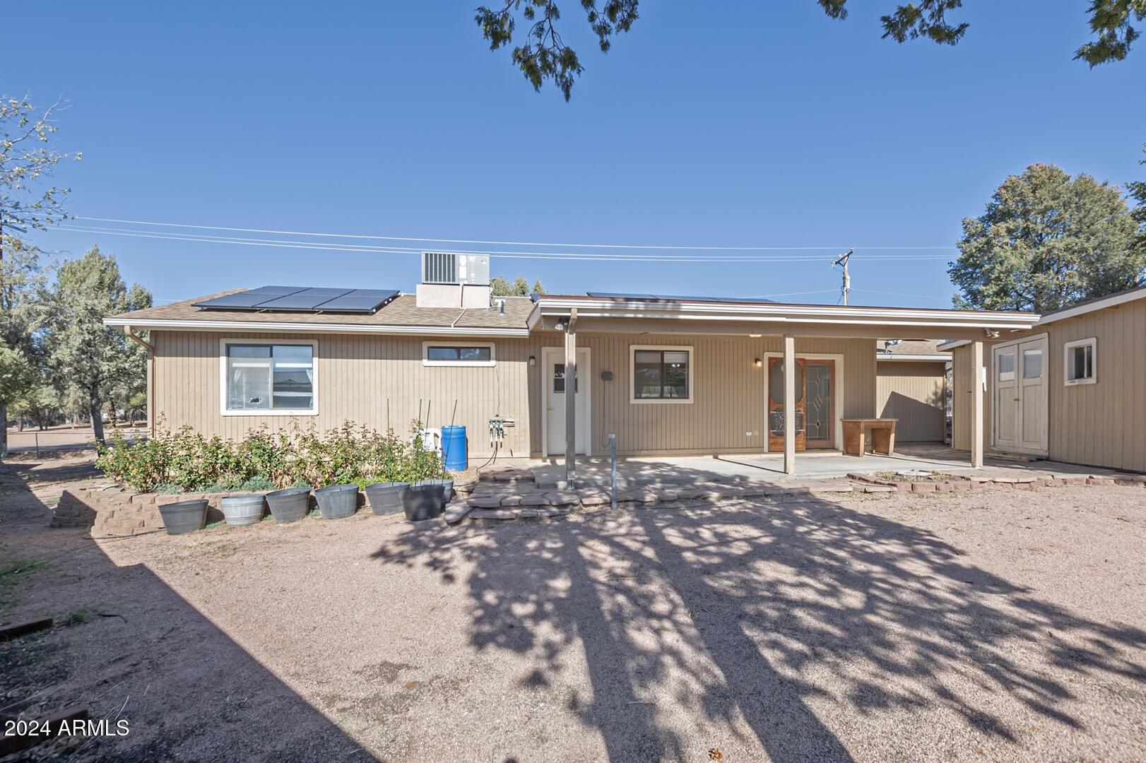 813 East Frontier Street Payson, AZ 85541 - Photo 27 of 37 Backyar and Porch