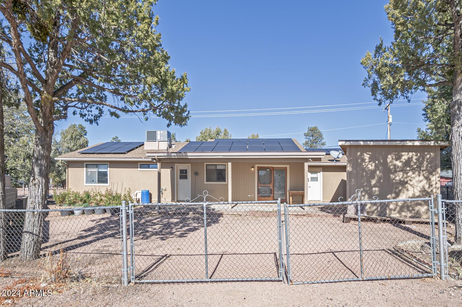 813 East Frontier Street Payson, AZ 85541 - Photo 28 of 37 Rear double gates