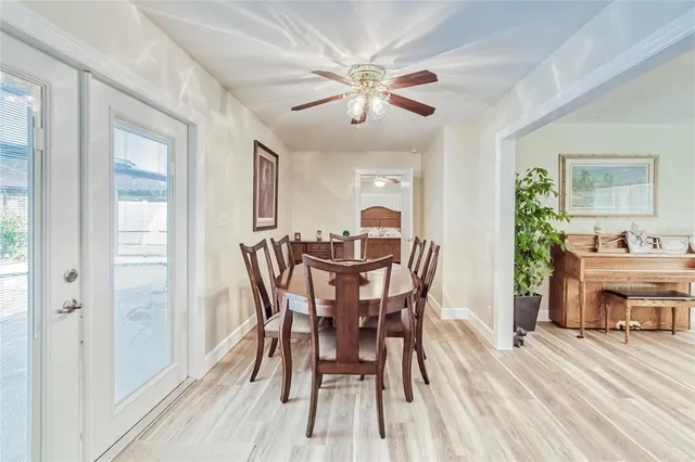 $385,000 | 207 Glendale Drive, Brandon, FL 33511