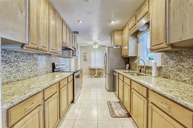 $385,000 | 207 Glendale Drive, Brandon, FL 33511