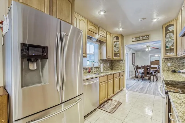 $385,000 | 207 Glendale Drive, Brandon, FL 33511