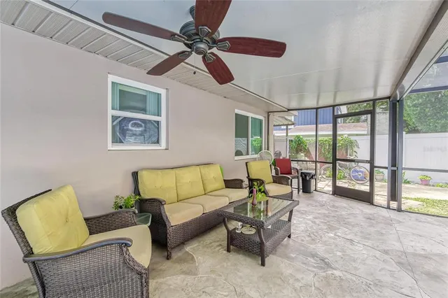 $385,000 | 207 Glendale Drive, Brandon, FL 33511