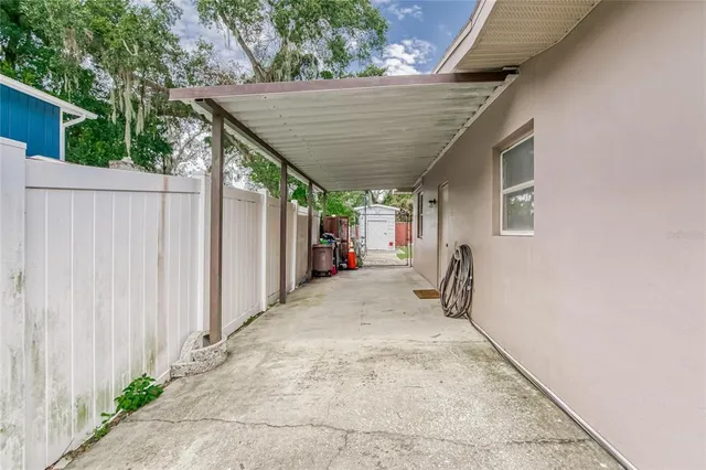 $385,000 | 207 Glendale Drive, Brandon, FL 33511