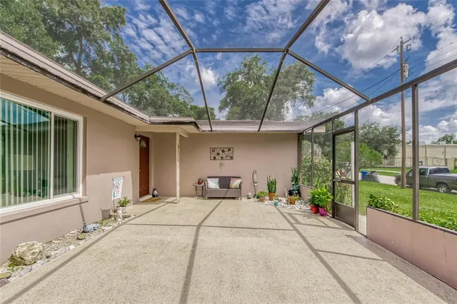 $385,000 | 207 Glendale Drive, Brandon, FL 33511