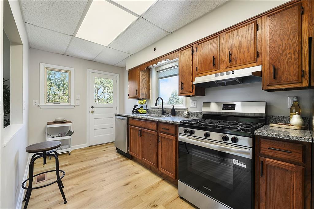3260 McRoberts Road Pittsburgh, PA 15234 - Photo 11 of 37 Gallery Image 11