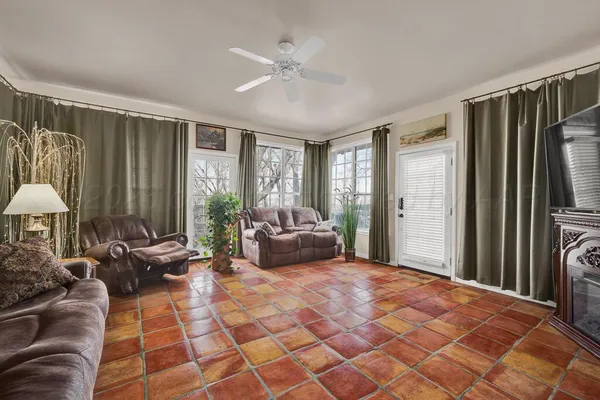 $294,500 | 4800 Greenbelt Way, Unit 20, Clarendon, TX 79226