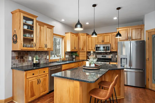 $749,900 | 13936 Woodridge Path, Savage, MN 55378