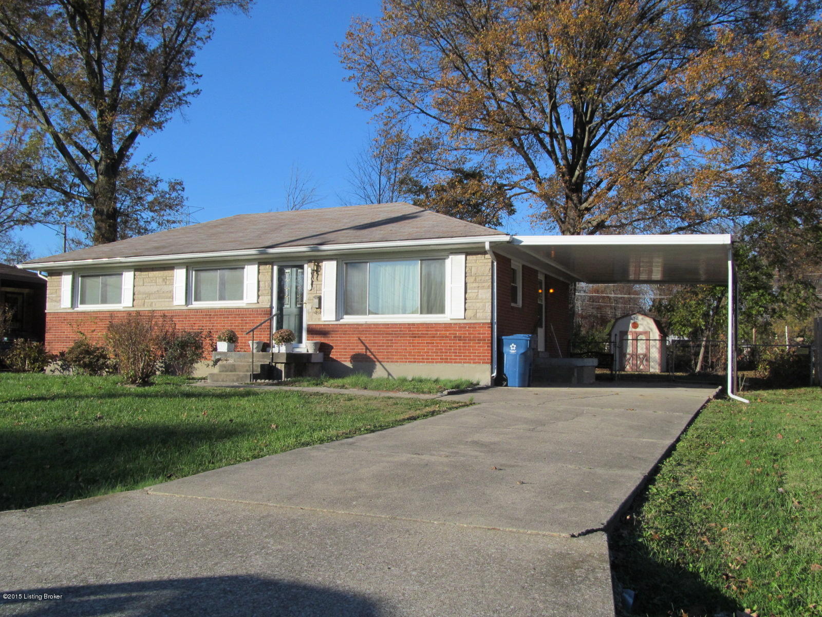 6331 Doe Run Road Louisville, KY 40216 - Photo 2 of 38 IMG_2179