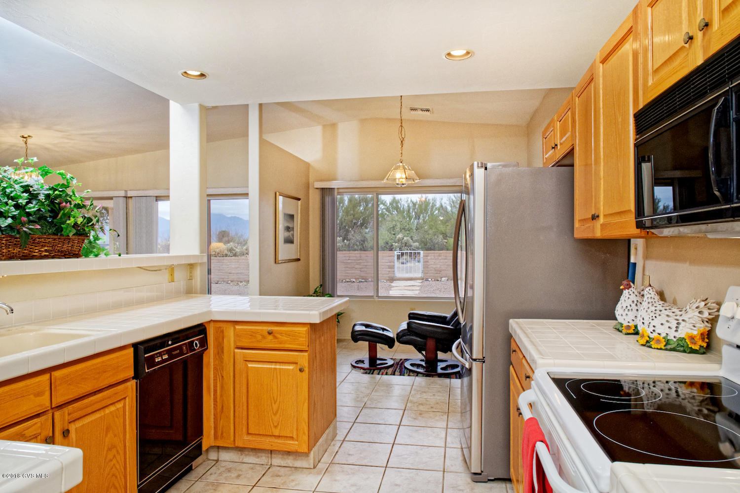 737 West Rio Moctezuma Green Valley, AZ 85614 - Photo 11 of 27 Gallery Image 11