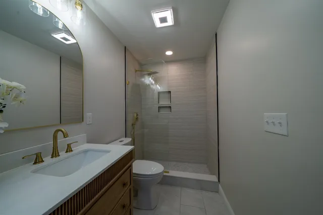 $535,000 | 38 A Courtland Street, Nashua, NH 03064