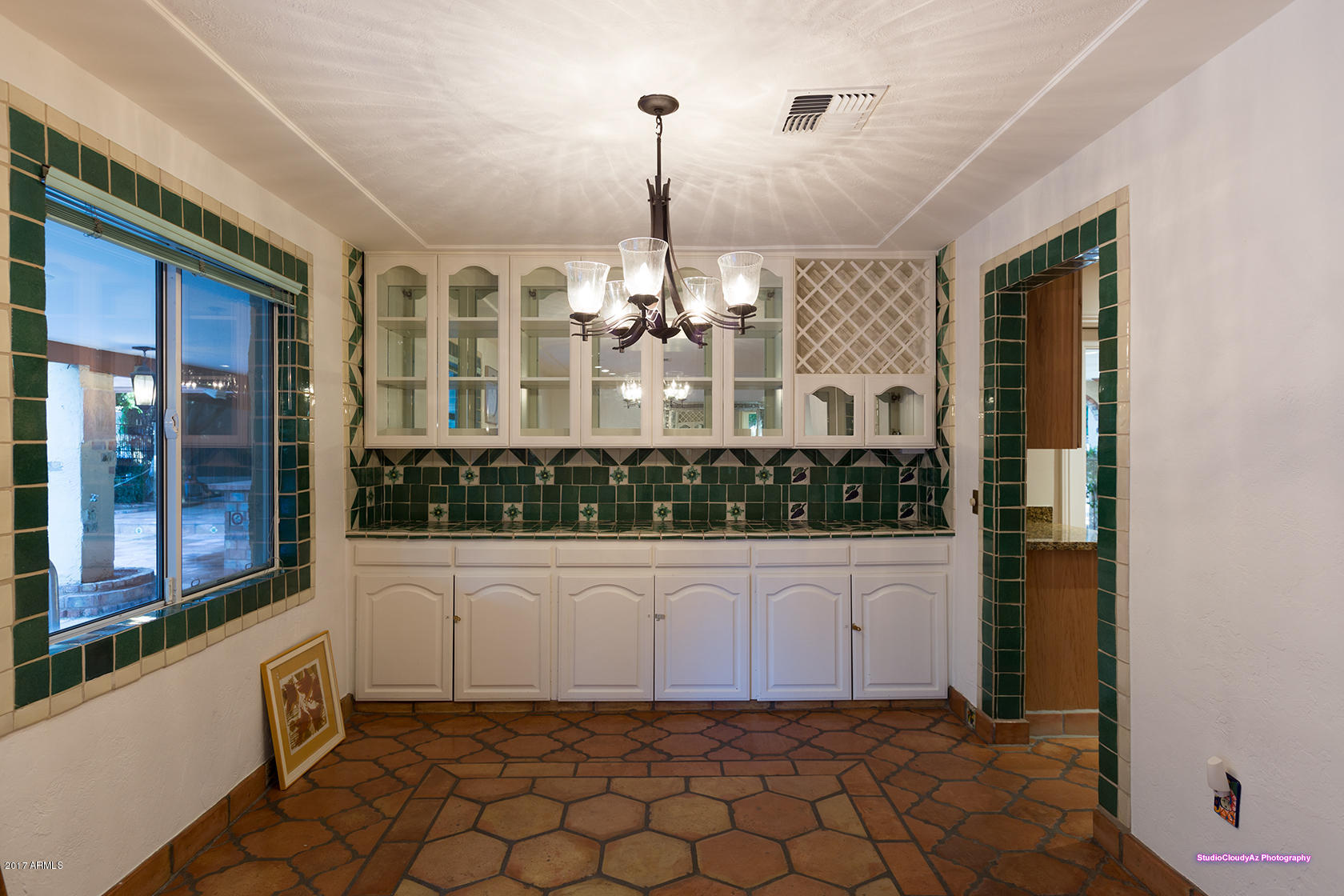 3844 East Vineyard Road Phoenix, AZ 85042 - Photo 11 of 42 vineyardDining