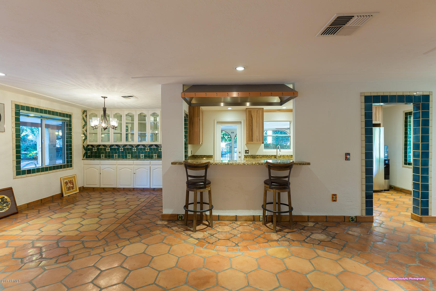3844 East Vineyard Road Phoenix, AZ 85042 - Photo 13 of 42 vineyardRooms1