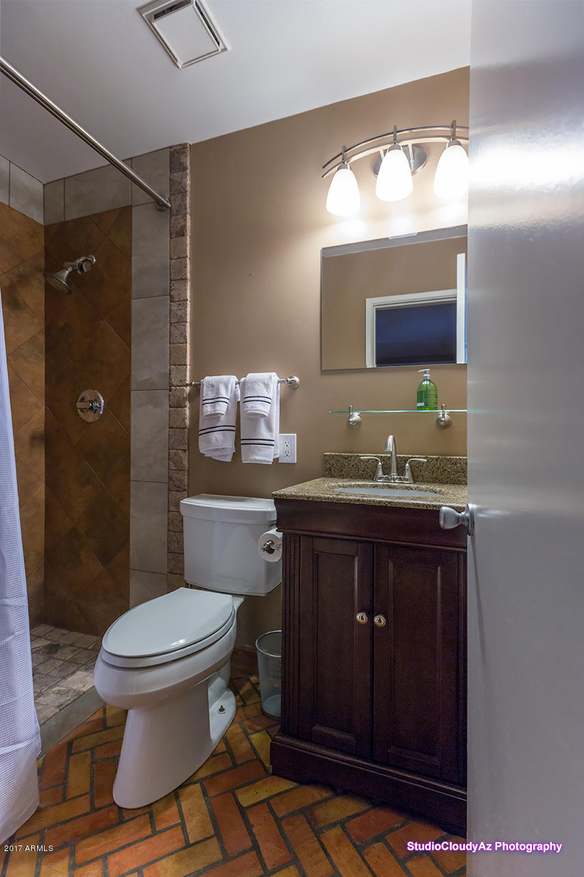 3844 East Vineyard Road Phoenix, AZ 85042 - Photo 20 of 42 vineyardMasterBath