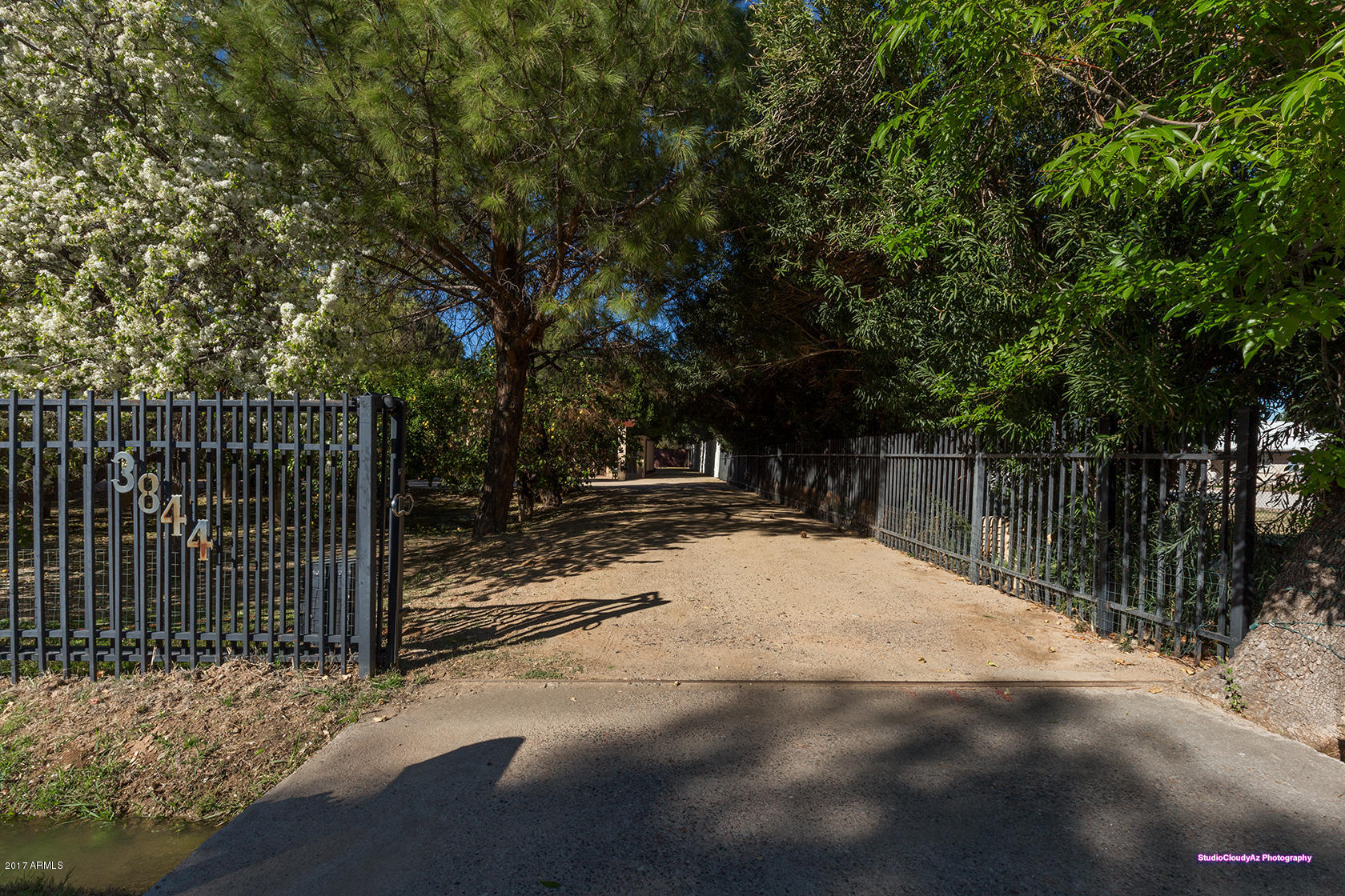 3844 East Vineyard Road Phoenix, AZ 85042 - Photo 3 of 42 vineyardFront1