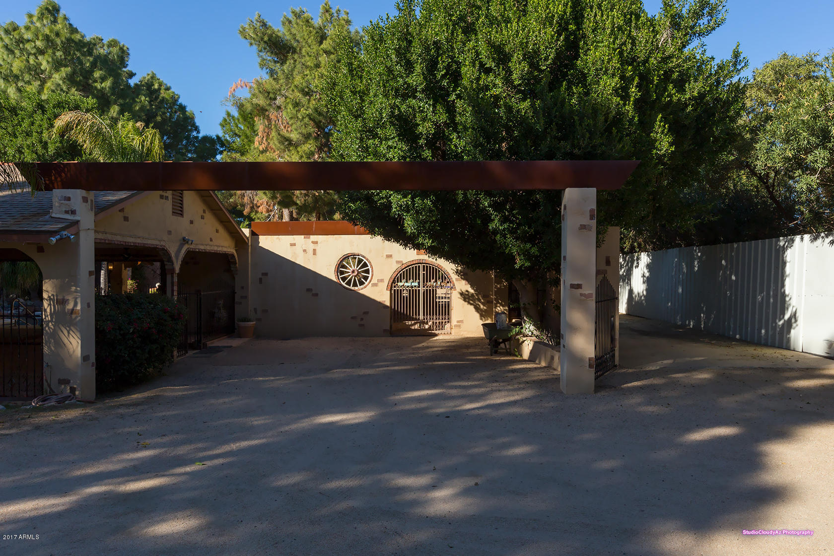 3844 East Vineyard Road Phoenix, AZ 85042 - Photo 4 of 42 vineyardFront5