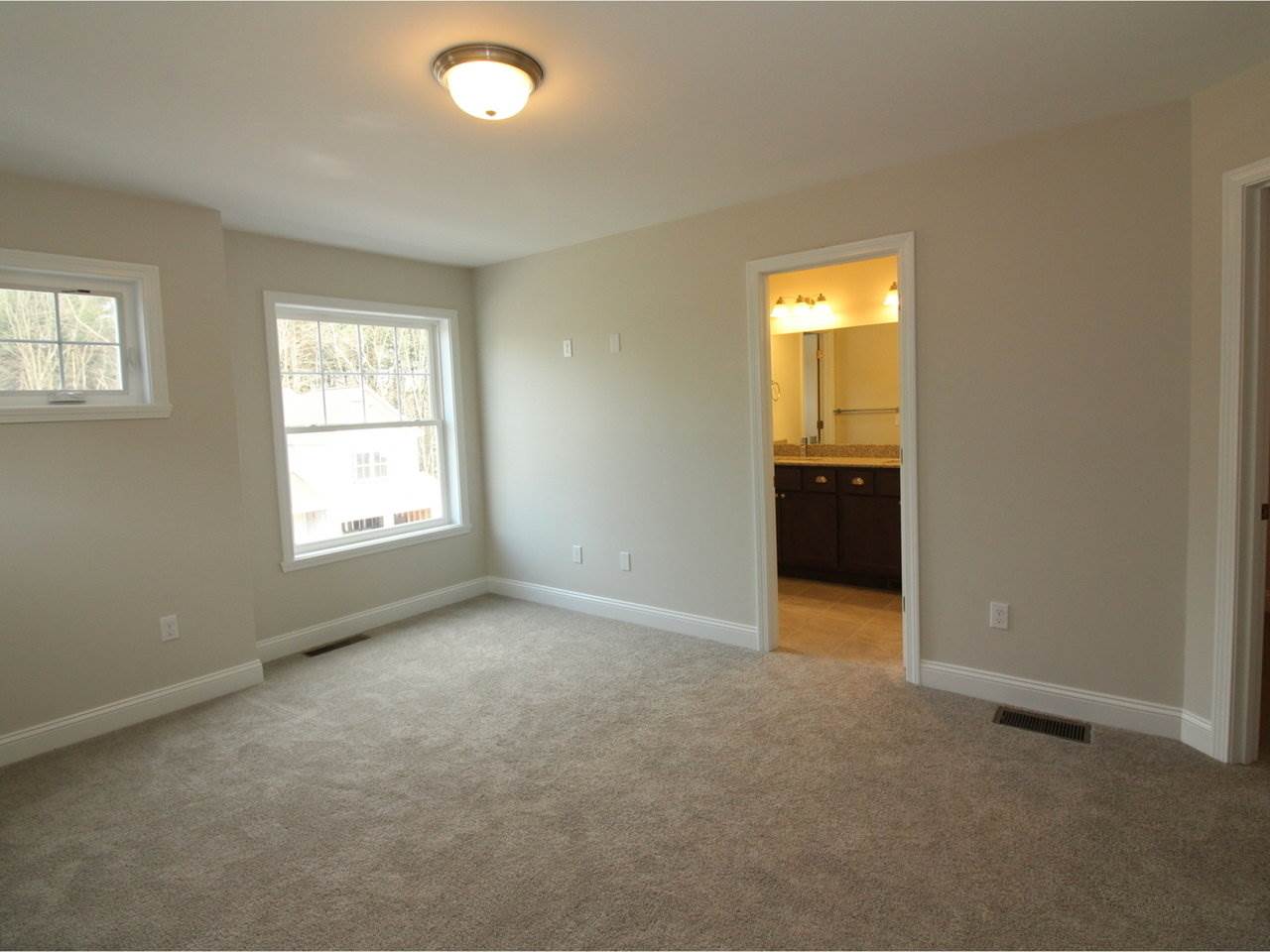 272 Obrien Farm Road South Burlington, VT 05403 - Photo 9 of 29 Gallery Image 9