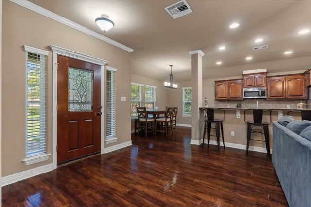 $269,000 | 137 Silverbell Circle, Lake Jackson, TX 77566