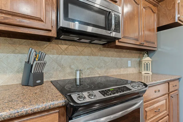 $269,000 | 137 Silverbell Circle, Lake Jackson, TX 77566