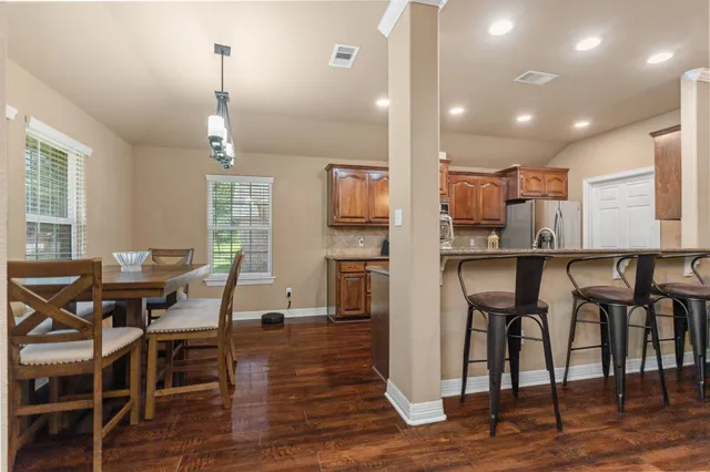 $269,000 | 137 Silverbell Circle, Lake Jackson, TX 77566