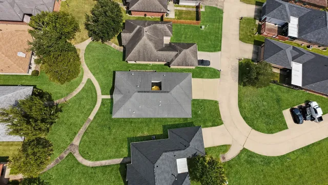 $269,000 | 137 Silverbell Circle, Lake Jackson, TX 77566