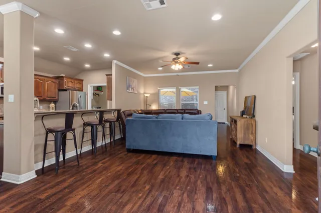 $269,000 | 137 Silverbell Circle, Lake Jackson, TX 77566