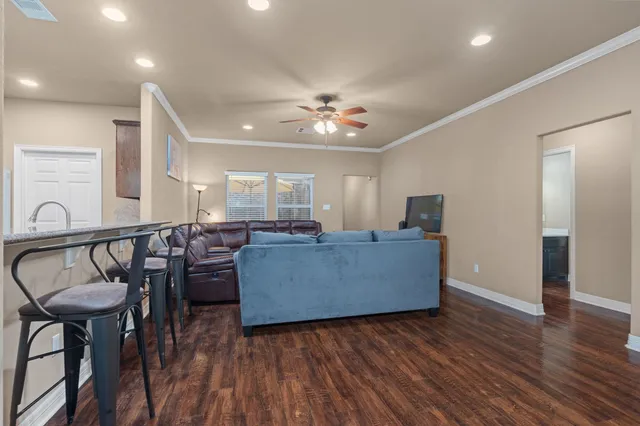 $269,000 | 137 Silverbell Circle, Lake Jackson, TX 77566