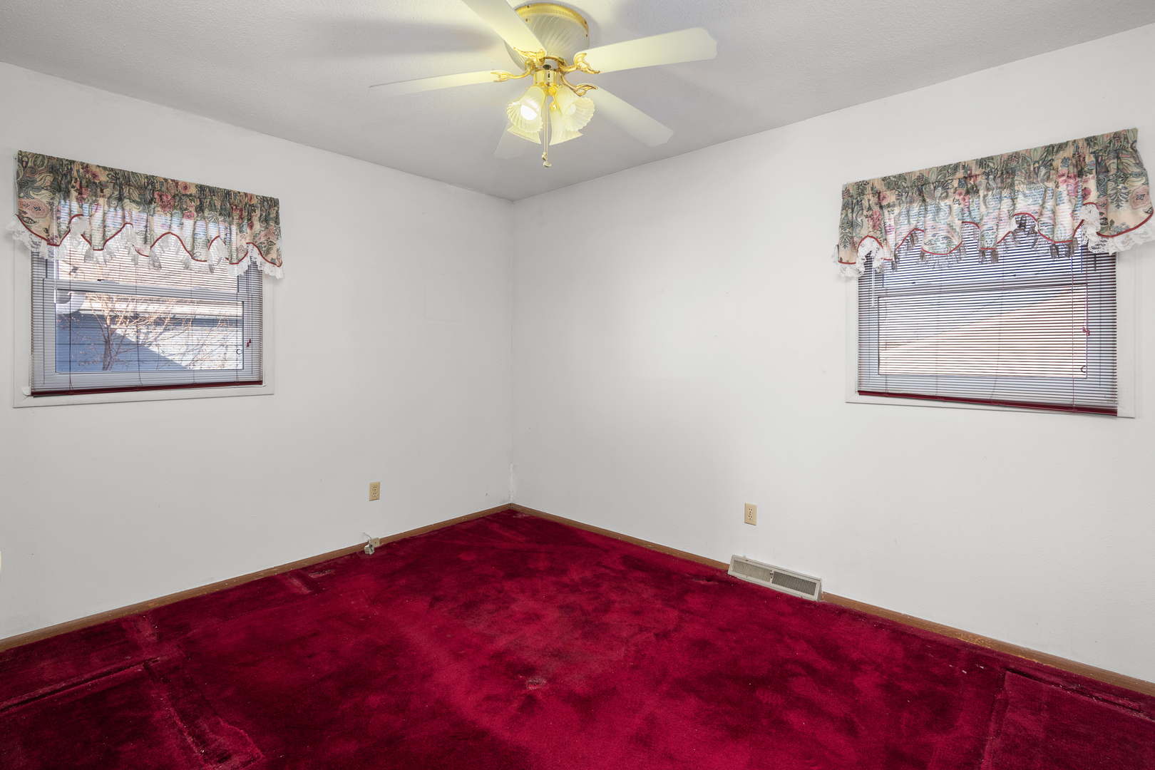 607 6th Street Rock Island, IL 61201 - Photo 11 of 28