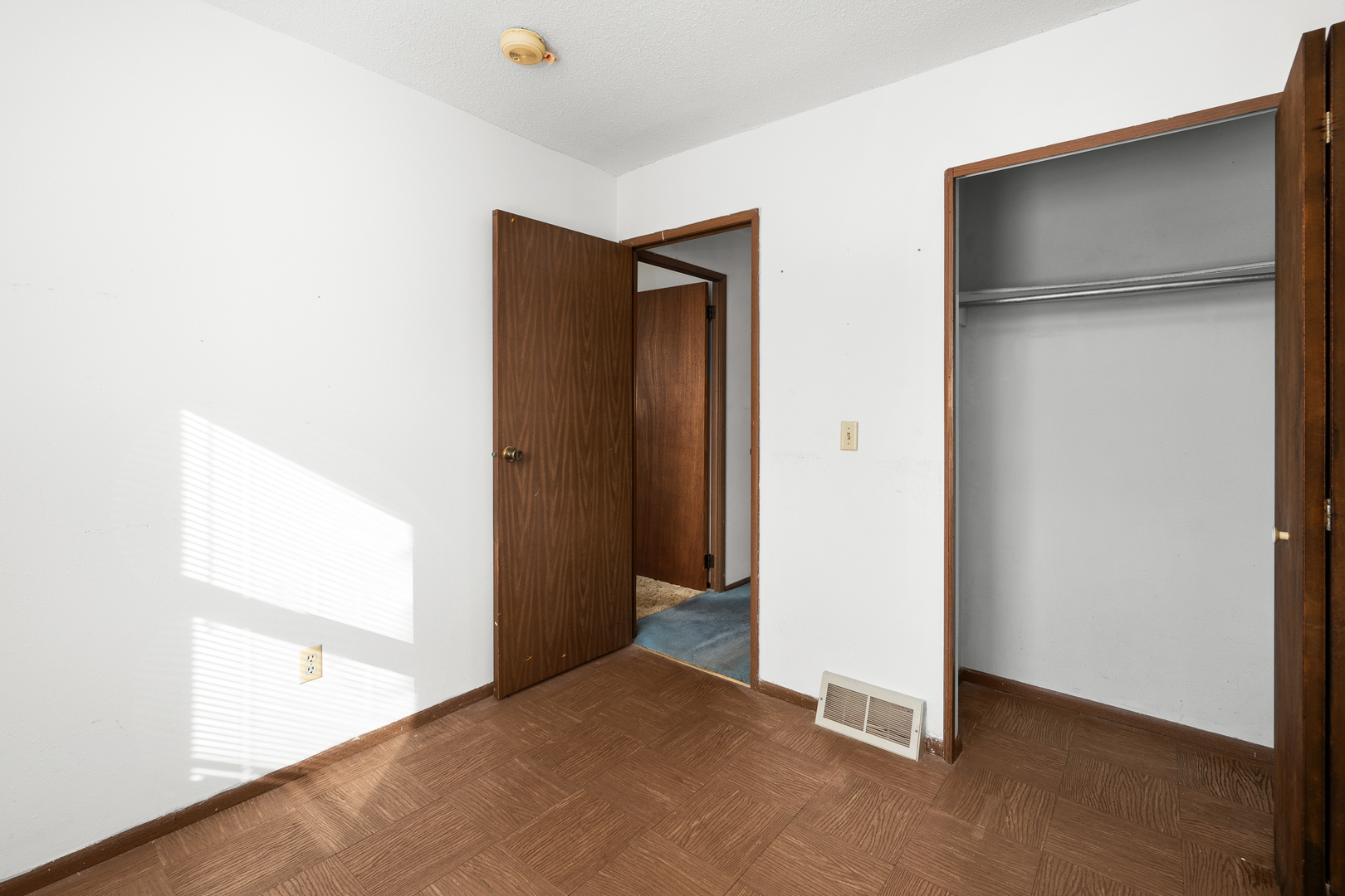 607 6th Street Rock Island, IL 61201 - Photo 14 of 28