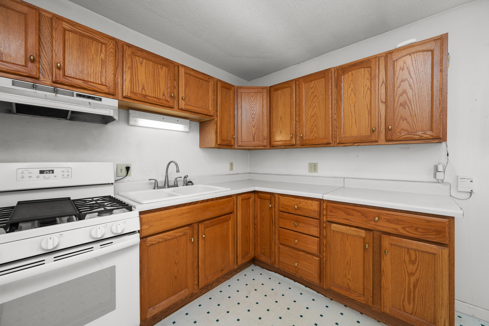 607 6th Street Rock Island, IL 61201 - Photo 8 of 28