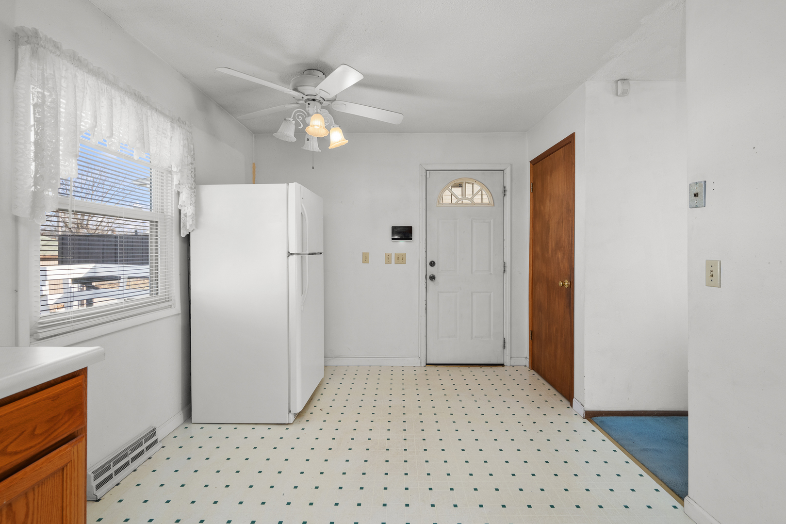 607 6th Street Rock Island, IL 61201 - Photo 9 of 28