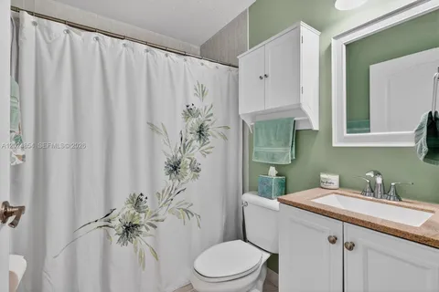 $560,000 | 14930 Southwest 104th Street, Unit 27, Miami, FL 33196