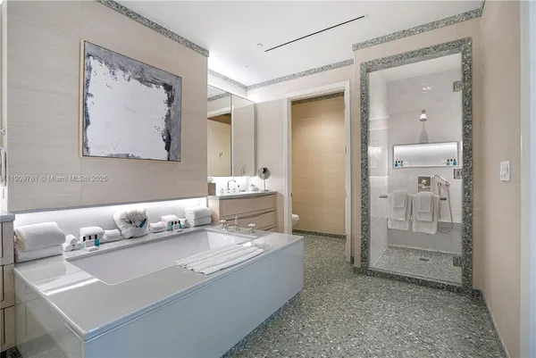 $100,000 | 4401 Collins Avenue, Unit PHSOUTH, Miami Beach, FL 33140