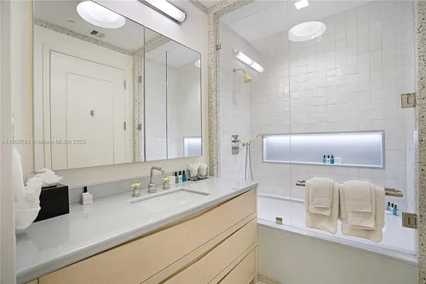 $100,000 | 4401 Collins Avenue, Unit PHSOUTH, Miami Beach, FL 33140