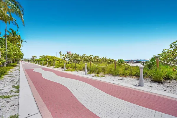 $100,000 | 4401 Collins Avenue, Unit PHSOUTH, Miami Beach, FL 33140