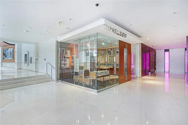 $100,000 | 4401 Collins Avenue, Unit PHSOUTH, Miami Beach, FL 33140
