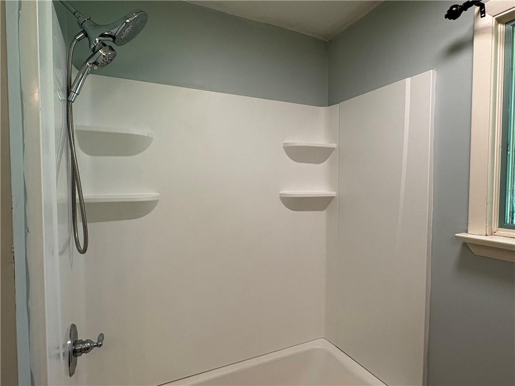 320 Cherry Hill Road Greenville, PA 16125 - Photo 17 of 38 a bathroom with a shower