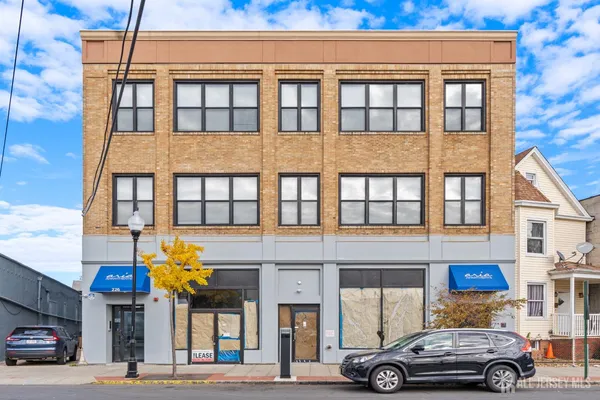 $2,200 | 226 New Brunswick Avenue, Unit 201, Perth Amboy, NJ 08861