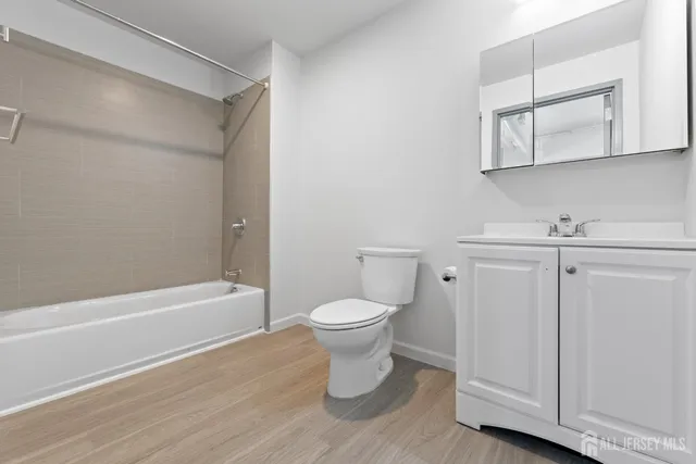 $1,850 | 226 New Brunswick Avenue, Unit 206, Perth Amboy, NJ 08861